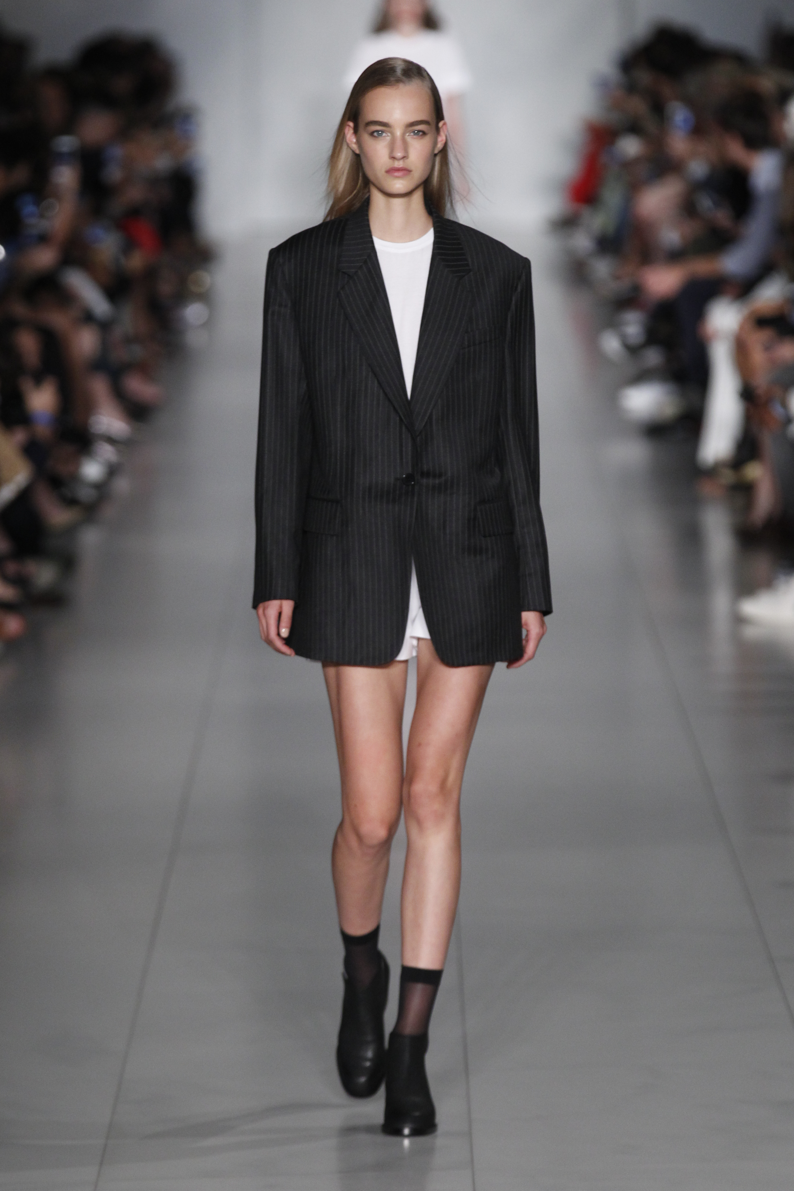 DKNY By Donna Karan Is Cool New Yorker For Spring 2013 At New York Fashion  Week [PHOTOS]